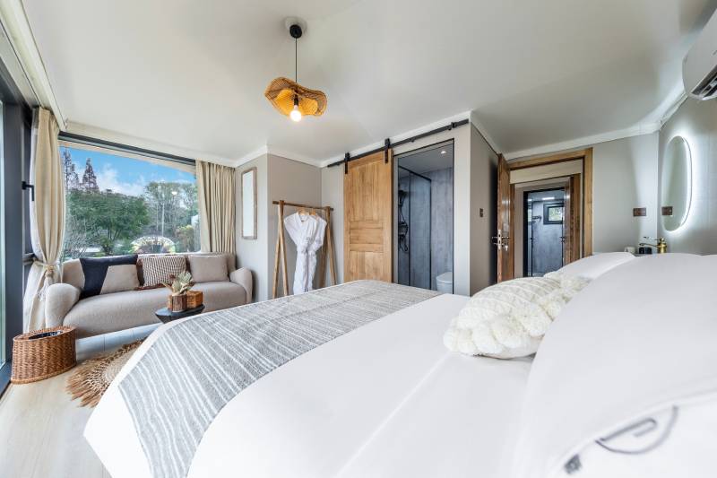 Double-deck Glamping Tent - SkyVista Lodge